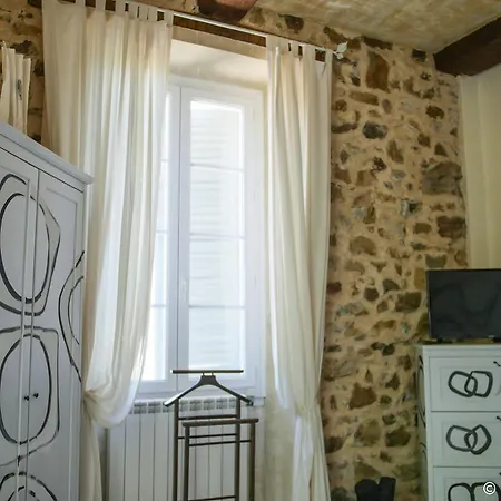 Le Chateau Des Anglades * Йер