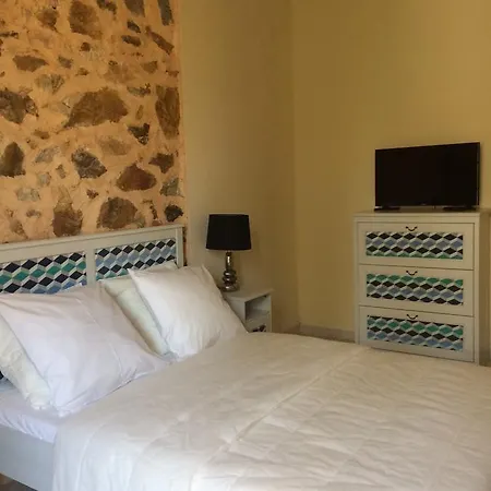 Le Chateau Des Anglades