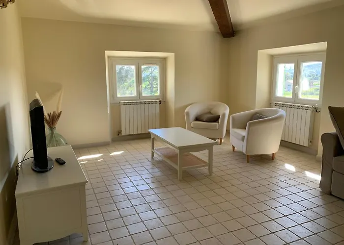 בית נופש Le Chateau Des Anglades הייר