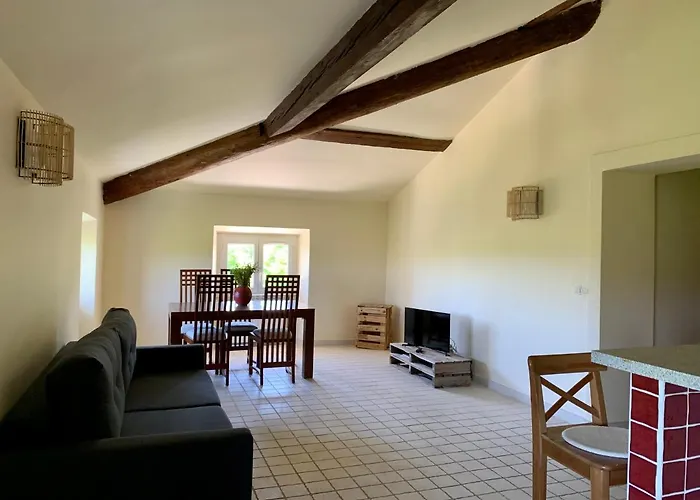 בית נופש Le Chateau Des Anglades הייר