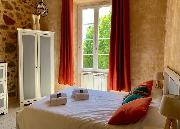 בית נופש Le Chateau Des Anglades הייר