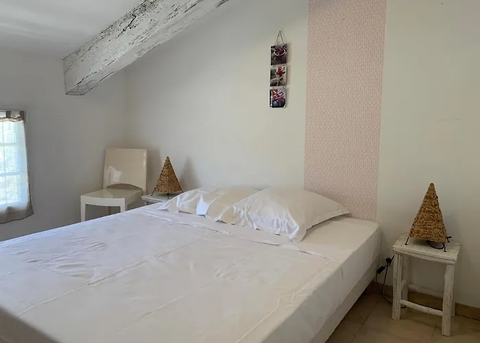 בית נופש Le Chateau Des Anglades *