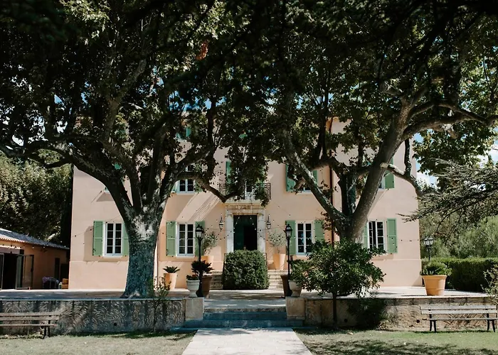 Le Chateau Des Anglades בית נופש