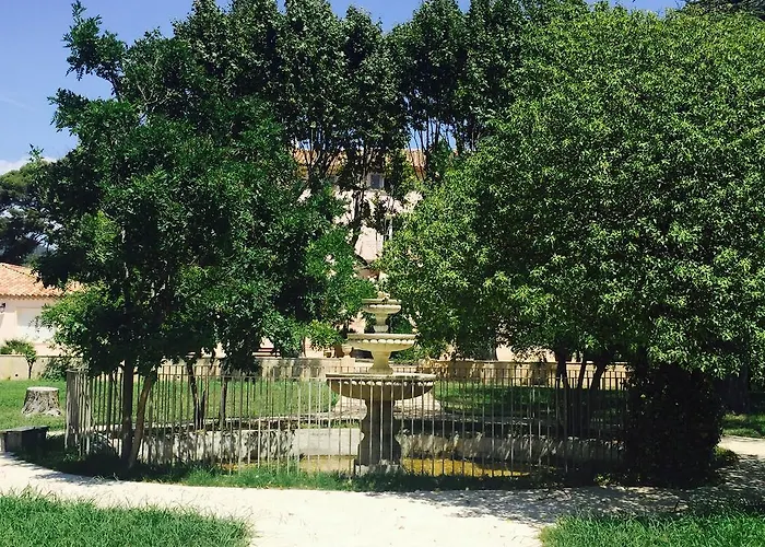 Le Chateau Des Anglades בית נופש *