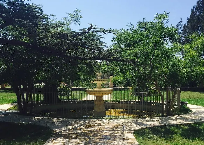 Le Chateau Des Anglades * הייר