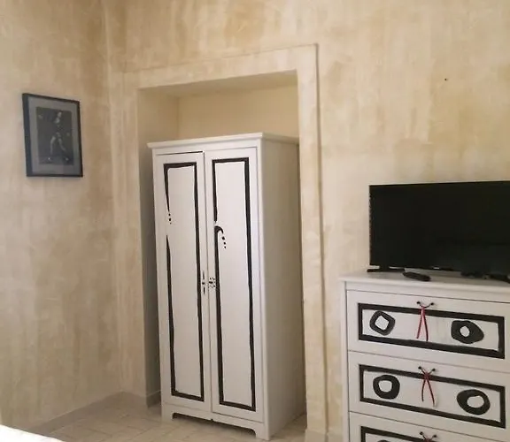 Le Chateau Des Anglades