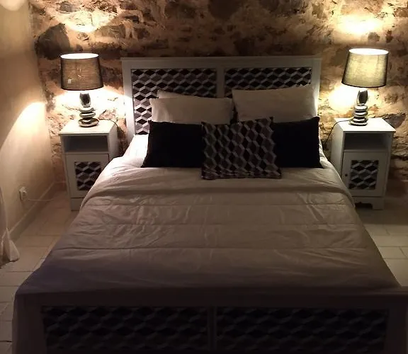 Le Chateau Des Anglades בית נופש *