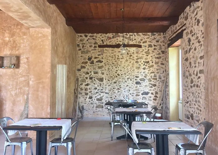 בית נופש Le Chateau Des Anglades הייר