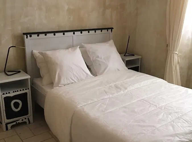 בית נופש Le Chateau Des Anglades *