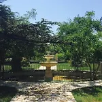 Le Chateau Des Anglades * 히에레