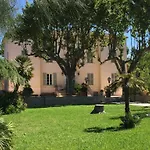 펜션 Le Chateau Des Anglades 히에레