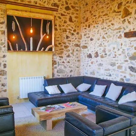 Le Chateau Des Anglades Ιέρ