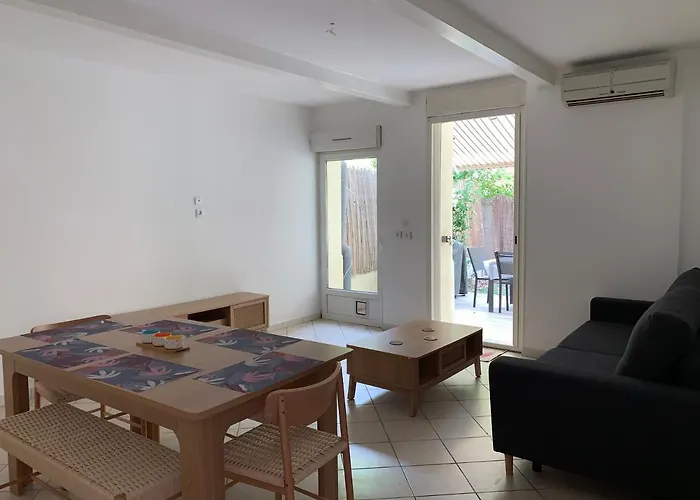 Le Chateau Des Anglades *