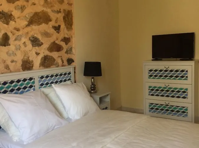 Le Chateau Des Anglades